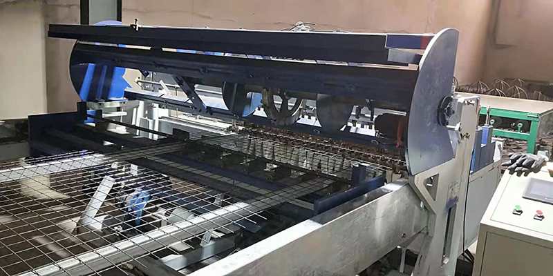 <a href='http://m.pcddr.cn'>養(yǎng)殖網(wǎng)排焊機(jī)</a> 養(yǎng)殖網(wǎng)排焊機(jī)